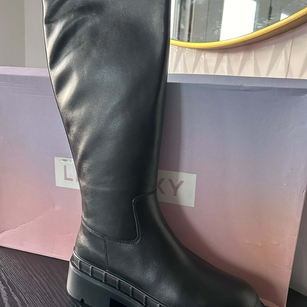 Elegant Black Knee-High Boots